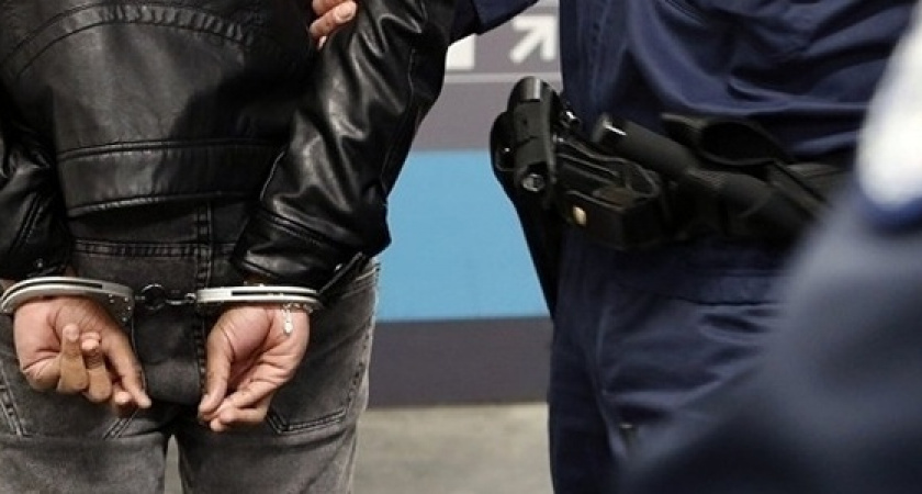 В новороссийском кафе дебошир ударил по голове полицейского. Возбуждено уголовное дело