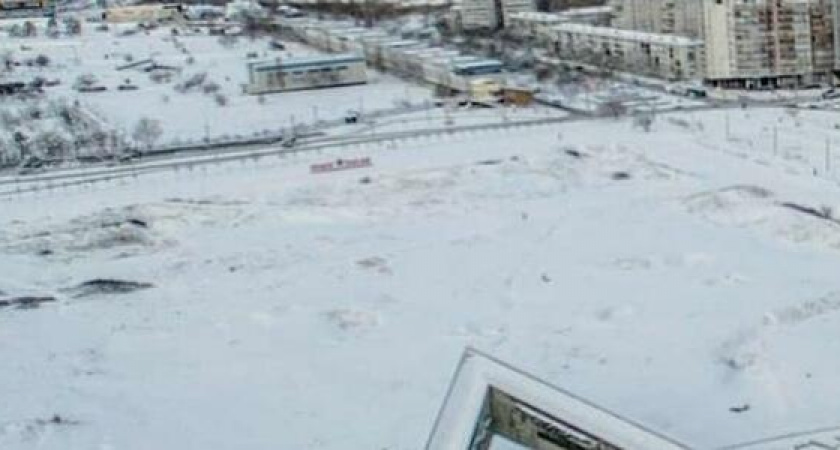 Животные и маршрутки застревали в снегу, горожане катались на сноубордах и ватрушках: видеоподборка о том, как в Новороссийске прошли снежные выходные