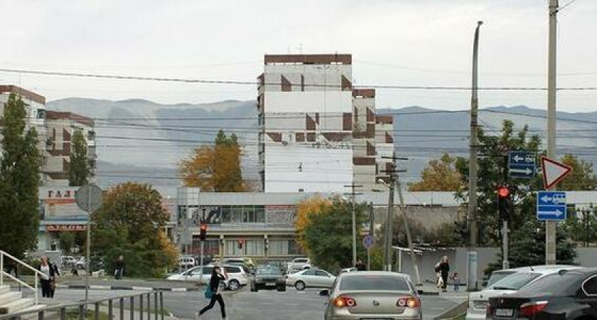 В Новороссийске улицу Серова предлагают сделать односторонней