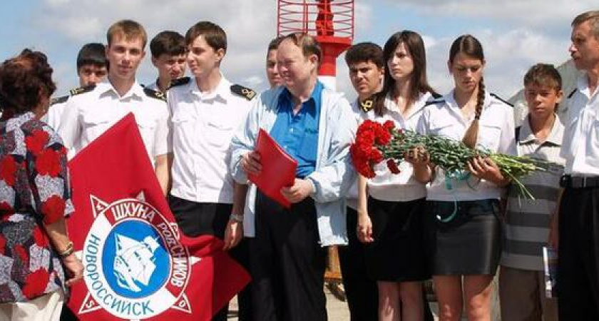 Легендарной, непотопляемой «Шхуне ровесников» - 55 лет!