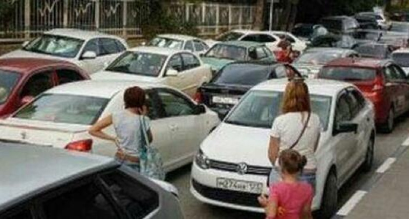 В Широкой Балке хотят построить платную подземную парковку на 1000 машин