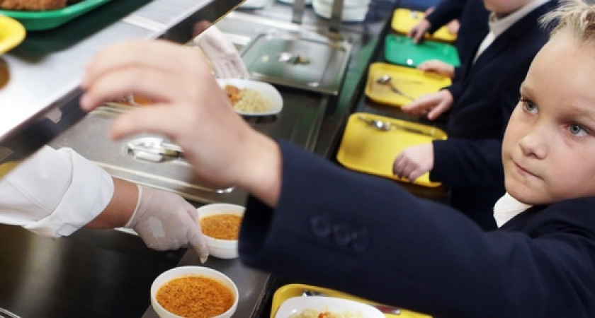 Яичницу-глазунью и блинчики с творогом больше не будут подавать в школьных столовых Новороссийска