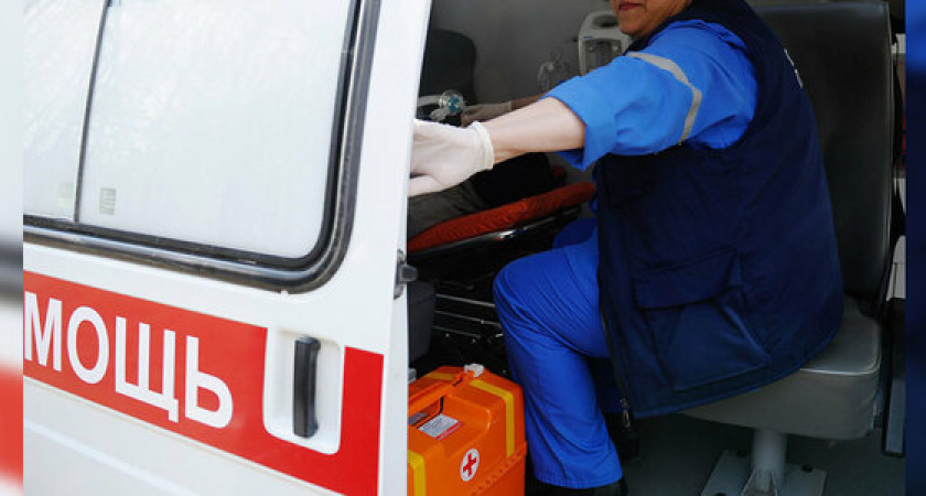 В Новороссийске двух мужчин пырнули ножом на улице: пострадавшие находятся в больнице