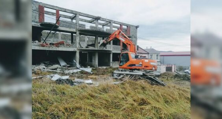 В селе под Новороссийском снесли незаконно строящуюся гостиницу