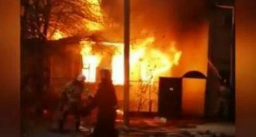 В Новороссийске на улице Марата сгорел частный дом