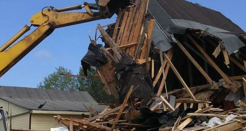 Жители Новороссийска пытались выдать 3-этажный самострой за реконструированную летнюю кухню