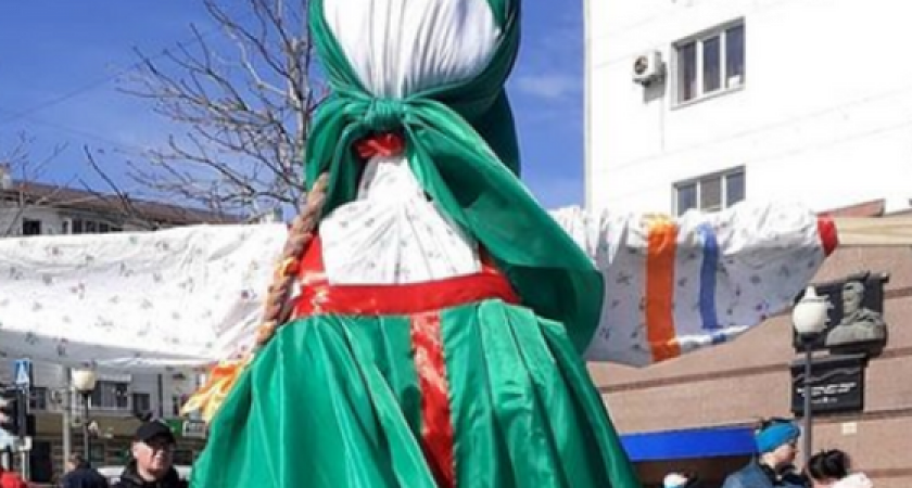 В Новороссийске сожгли чучело Масленицы и встретили весну (ВИДЕО)