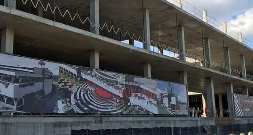 В Новороссийске исчез забор вокруг стройки гостиничного комплекса на территории бывшего аквапарка