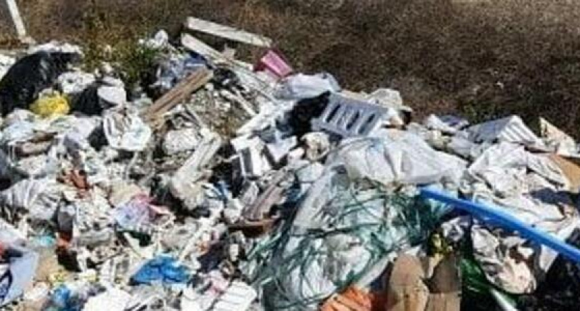 Около нового жилого комплекса в пригороде Новороссийска выросла свалка (фото)