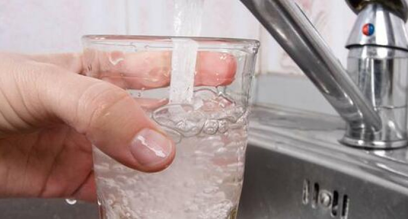 "Решили морскую подавать?" Новороссиец пожаловался, что из его крана идет соленая вода