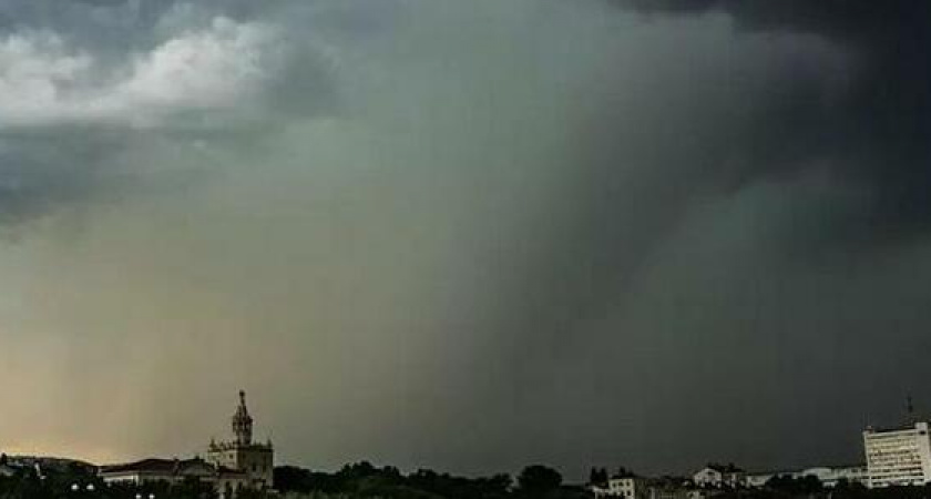 В Новороссийске в ближайшие сутки ожидается выпадение двухмесячной нормы осадков: в городе введен режим ЧС