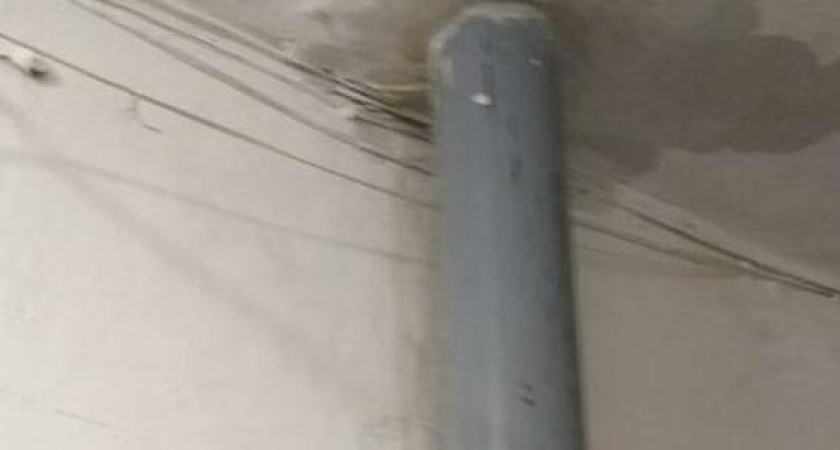 Через год после капитального ремонта в одной из многоэтажек Новороссийска потекла крыша