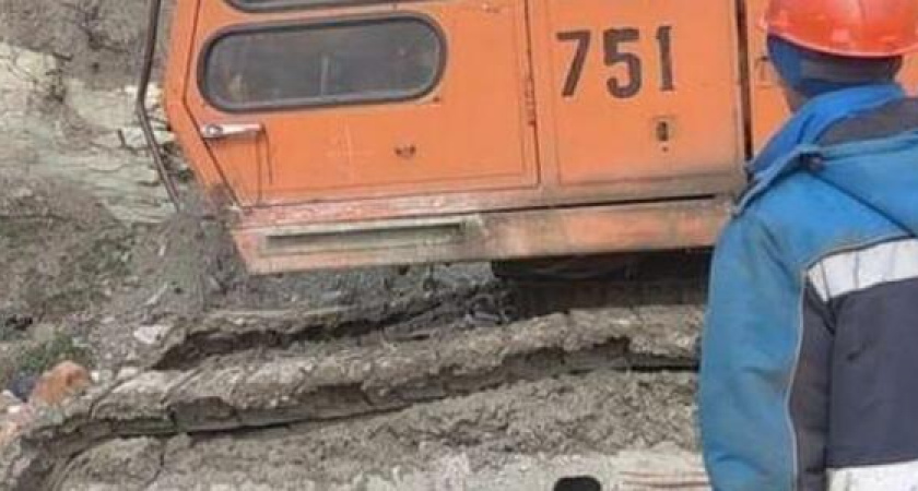 Работу техники на Волочаевском пляже в Новороссийске остановили