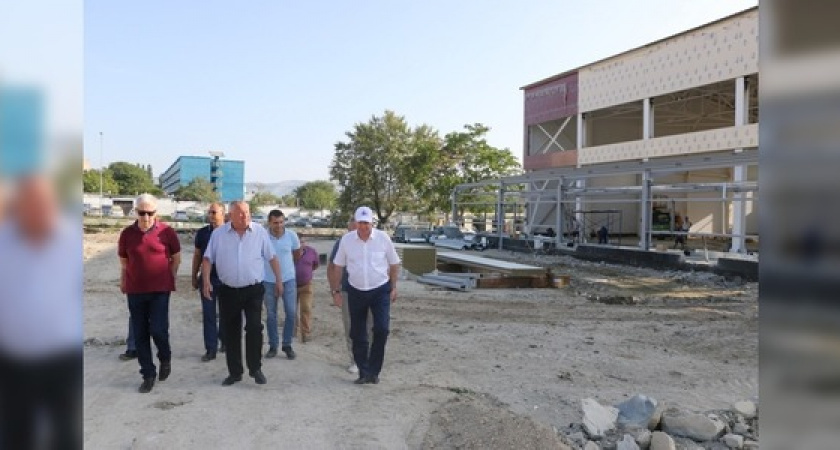 Власти Новороссийска рассматривают возможность строительства гостиницы рядом с новыми теннисными кортами