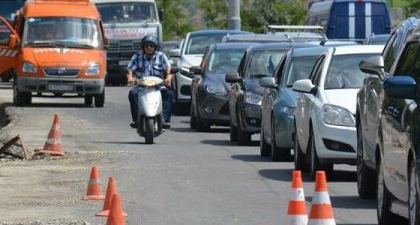 Всем не угодишь! Новороссийцы пожаловались на укладку асфальта на Тихоступа в час-пик