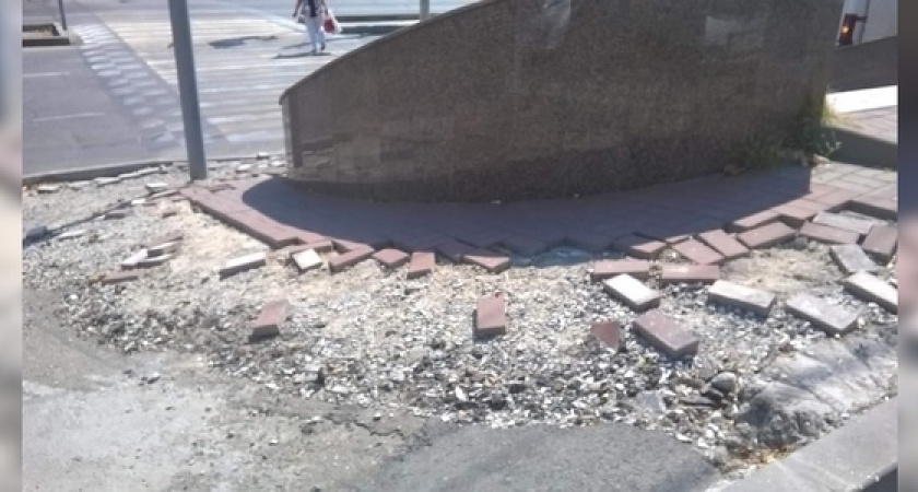 «Одно неловкое движение – и ты на шампуре!»: новороссийцы недовольны тротуарами города