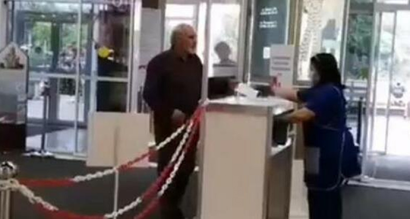 В Новороссийске открылись крупные торговые центры «Красная площадь» и «Бонпассаж» (горожане ринулись за покупками)