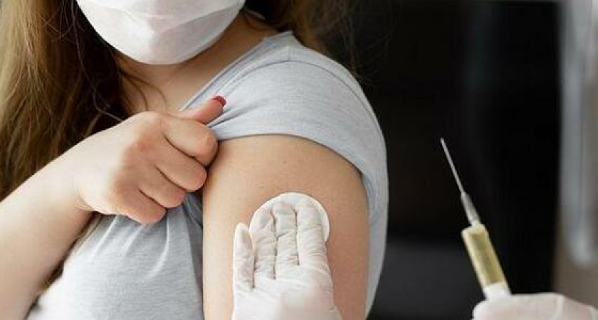 «Ковидные» новости: скоро начнут прививать детей и беременных женщин, анализ на антитела – не показатель, ревакцинацию надо делать каждые полгода