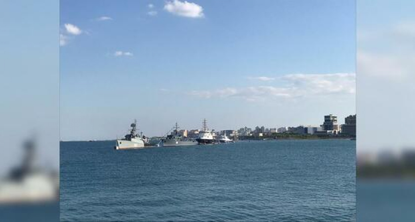 Парад кораблей, выставка вооружения, торжественный митинг: как Новороссийск отмечает День ВМФ