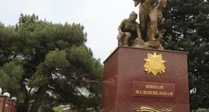 В Новороссийске рядом с самой большой братской могилой могут построить гостиницу