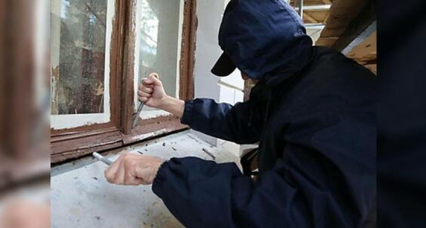 В Новороссийске 42-летний рецидивист вынес технику из дома местного жителя