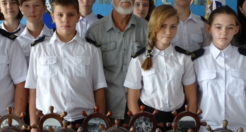 В школе №12 Новороссийска прошли встречи с председателем Архангельской городской общественной организации «Дети, опалённые войной 1941-1945 г.г.»