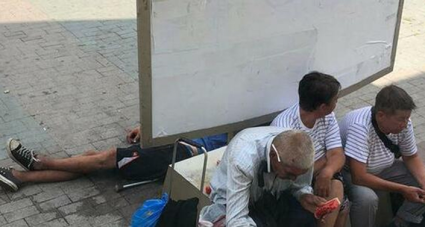 «Пьют, спят и испражняются под себя!»: Центральный рынок Новороссийска оккупировали бомжи и алкаши