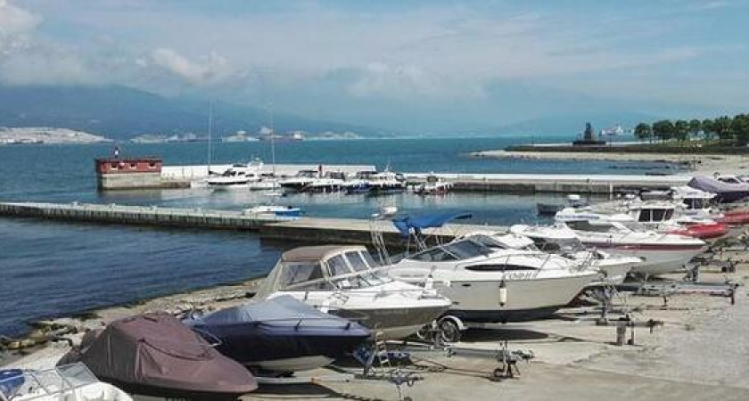 Яхт-клуб Новороссийска благоустроят и обставят нестационарными торговыми объектами