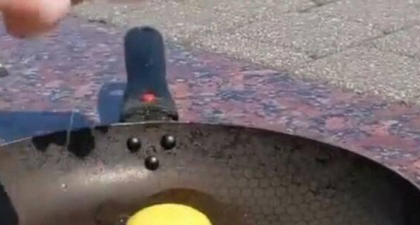 Активисты пожарили яичницу на раскаленной плитке на набережной Новороссийска