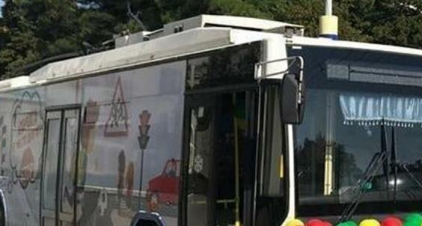 По улицам Новороссийска начал курсировать «Безопасный троллейбус»