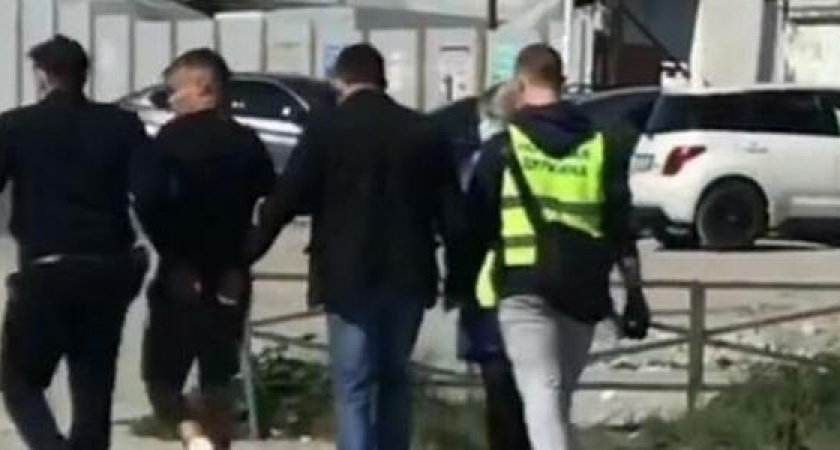 "Надели наручники и увели". Новороссийцы обсуждают видео, как полицейские и дружинники жестко задержали спортсмена на набережной