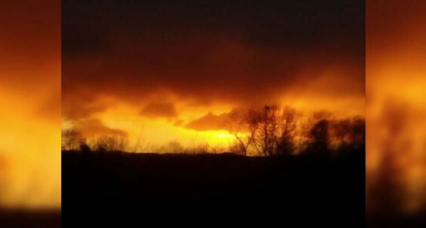 «Небо было шикарным»: вчера новороссийцы любовались потрясающим закатом