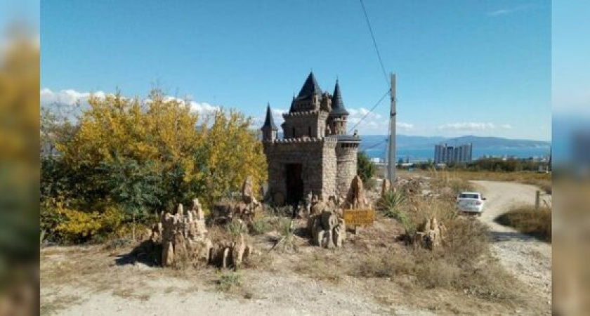 Средневековый замок выставили на продажу в Новороссийске (видео)