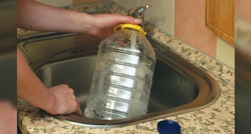 Завтра в Новороссийске ограничат подачу воды на 20% (ээм, куда же еще меньше?)