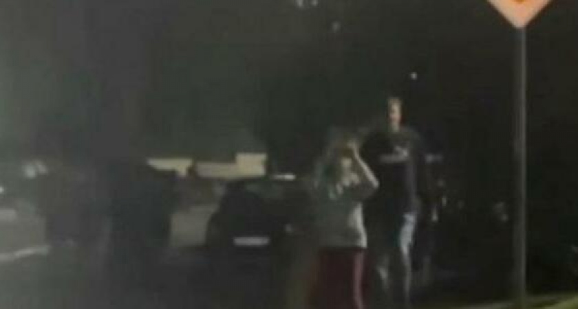 «От нее несло спиртным!»: в Новороссийске женщина кричит, что она завуч школы, и бросается на детей