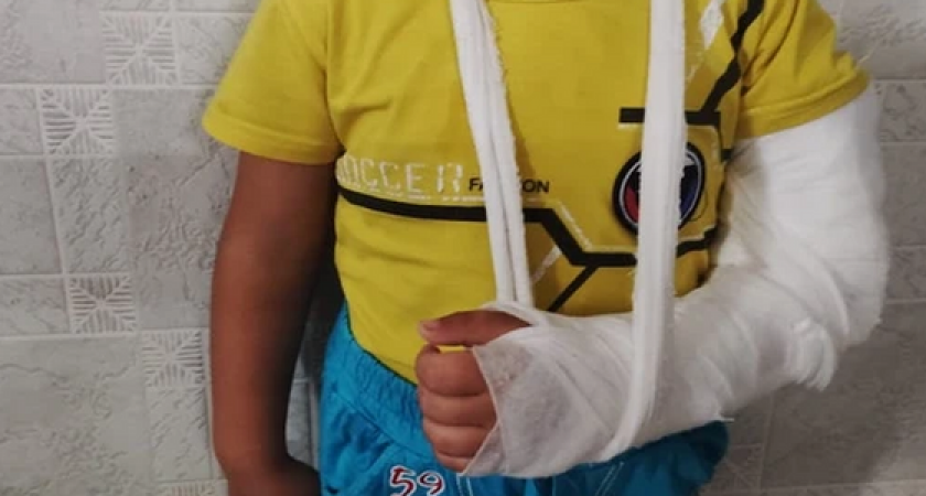 "Малыши предоставлены самим себе, пока воспитатели сидят в телефонах": новороссийка требует строгого наказания сотрудникам детсада, где на ее ребенка упал шкаф