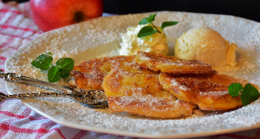 Готовлю эти оладьи уже много лет: заменяет сытный и вкусный ужин — домашние просят добавки