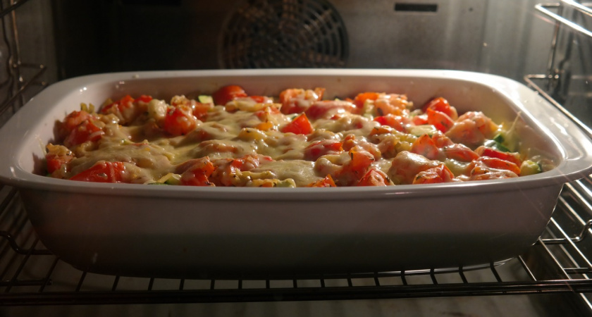 Блюдо-выручалочка, когда для готовки вообще нет ни времени, ни продуктов - картофельная запеканка