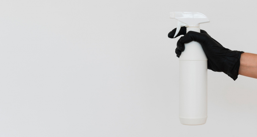 Всего 0,5 л в пульверизатор – и плесени как не бывало: убивает даже черный грибок 