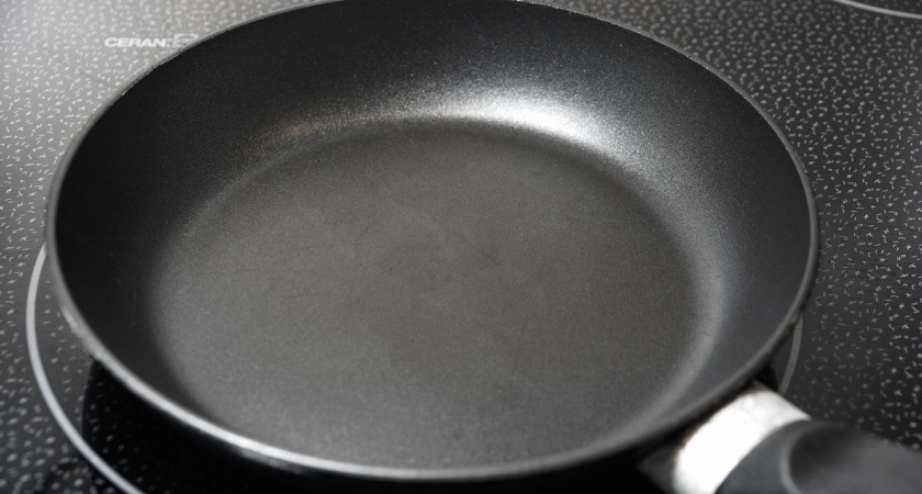 2 чудо - средства – и крышка для сковороды снова заблестит: быстро и без химии  