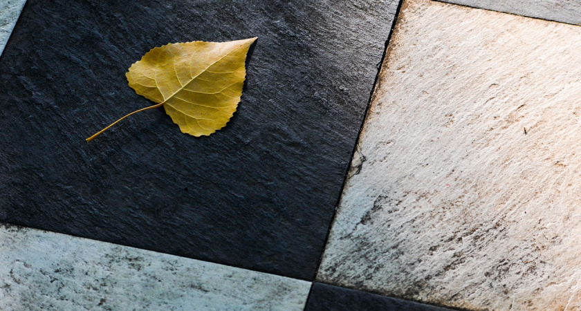 Добавил это в цемент - плитка приклеилась на века: секрет строителей из СССР