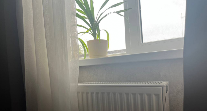 Заблестят как бриллианты под солнцем: копеечное средство для мытья окон – советует эксперт