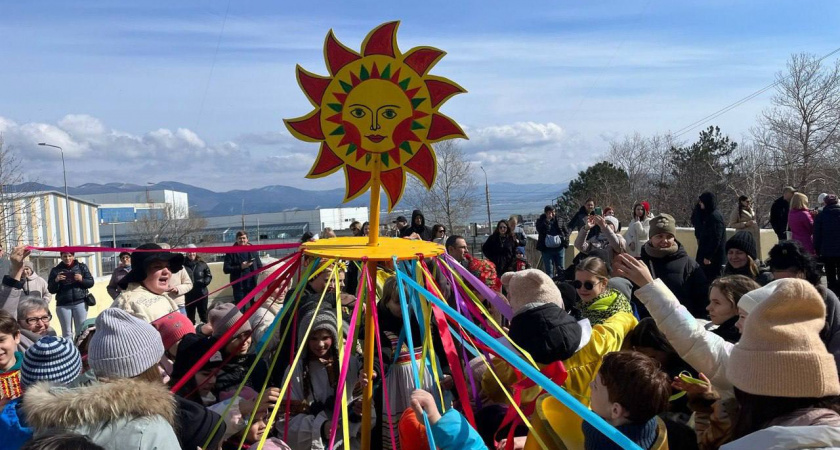 Песни, пляски и блины: как Новороссийск отметил Масленицу?