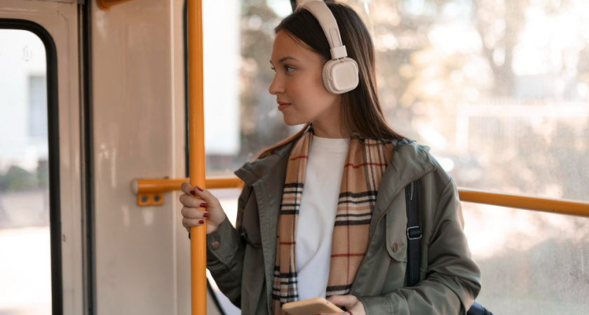 Будут обходить стороной и тихо ненавидеть: эксперт рассказал, какие привычки в автобусе выдают низкий интеллект