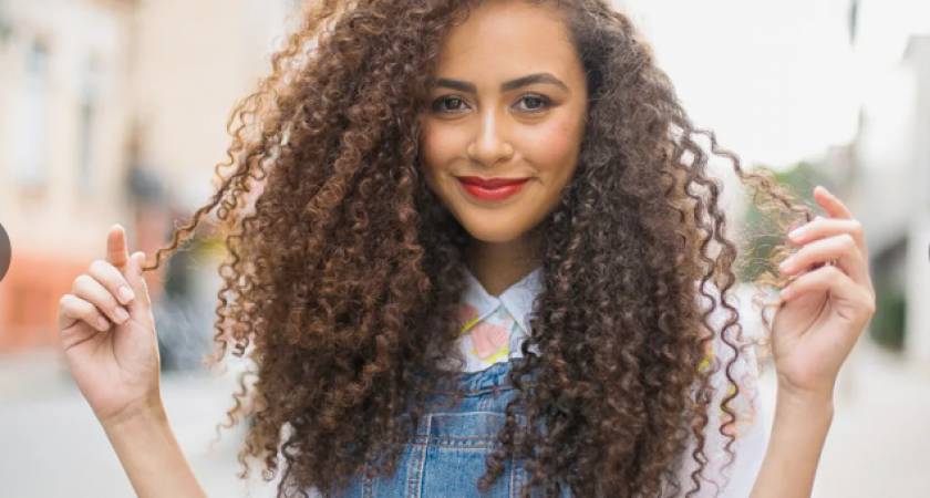 Кручу кудри перед сном так, а утром иду на работу как богиня - 3 секрета для тех, у кого нет времени ходить к стилисту