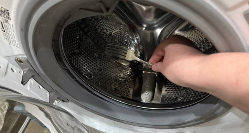 Кладу вилку в барабан стиральной машины и не знаю бед: так делают опытные прачки