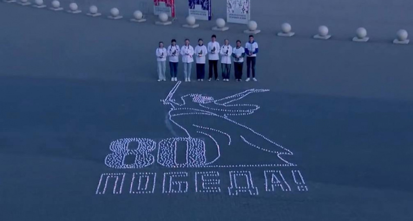 Пламя памяти: в Новороссийске воссоздали «Родину-мать» из свечей