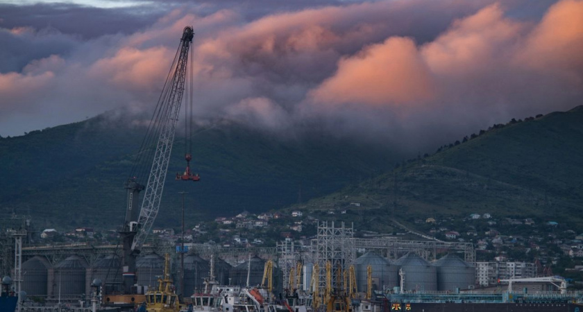 «Борода» укутала горы в Новороссийске: ждем норд-ост