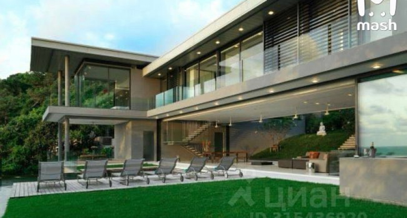 «Красиво жить не запретишь!»: бывшая сотрудница детского сада продает двухэтажный дом в Сочи за 3 миллиарда рублей