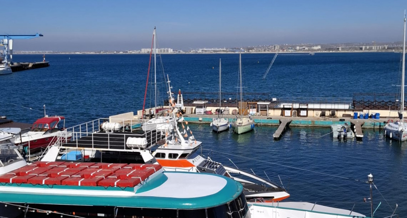 Мерзкие люди, грязное море, запредельные цены: туристы честно высказались, чем их не устроил отдых в Адлере